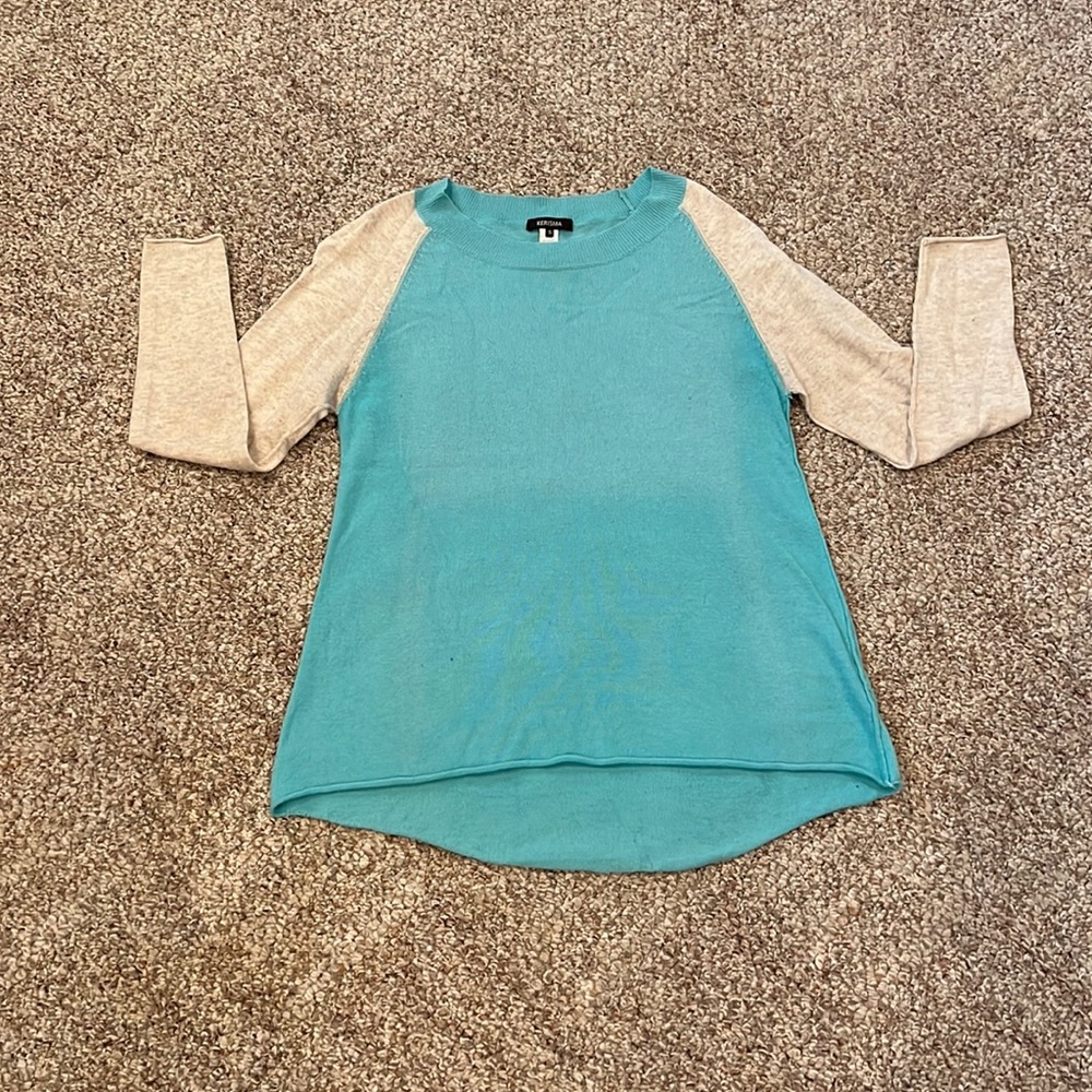 GUC! Kerisma Sweater. Blue and Cream. SZ S